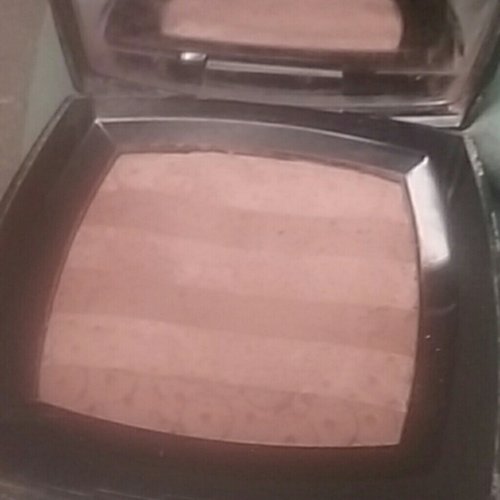 Chanel lumiere d artifices beiges.